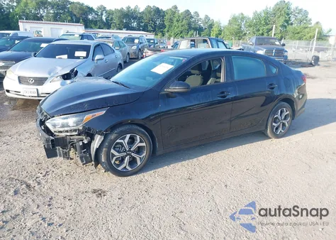 2021 Kia Forte Lxs z USA, uszkodzony, nr VIN 3KPF24AD7ME266500